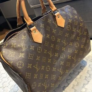 Louis Vuitton Speedy 30